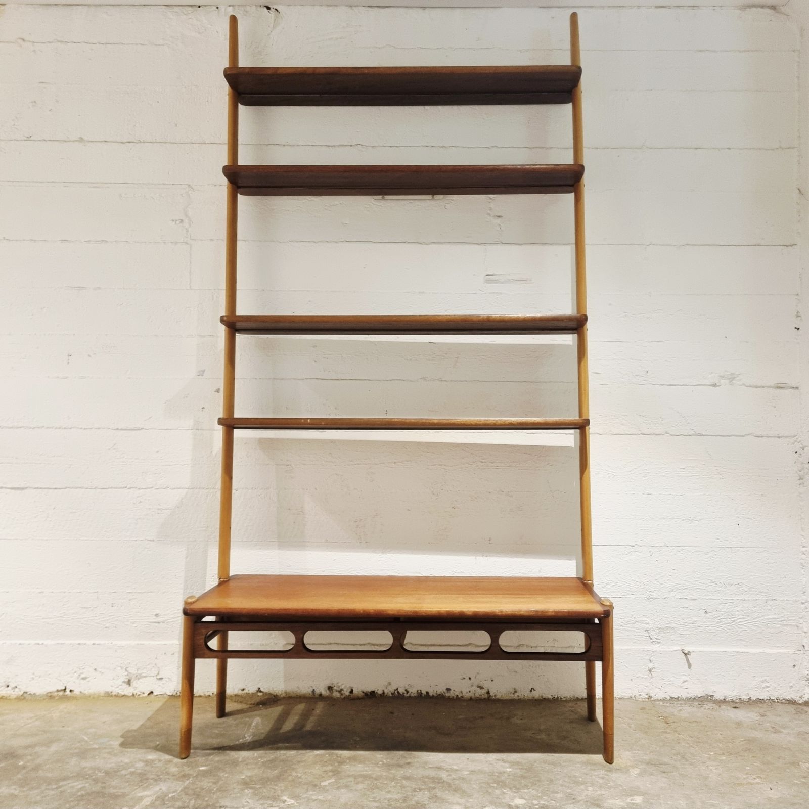 photo furniture Shelving Bookcase 1950s – William Watting Scanflex | Vintage Design Furniture