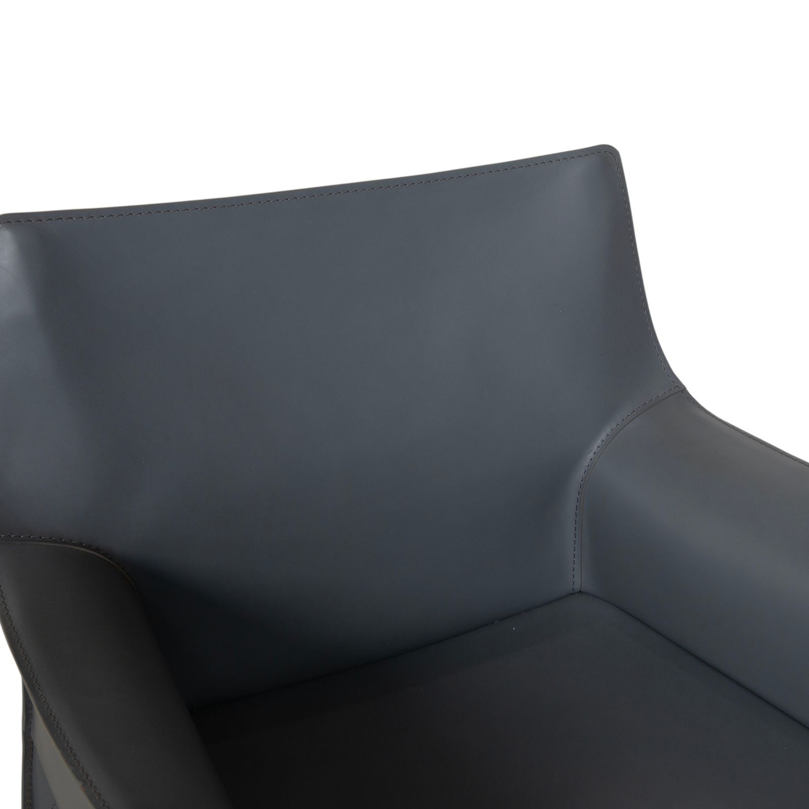 photo furniture Lot de 4 chaises Cassina Cab 413 en cuir gris, Core Leather, par Mario Bellini