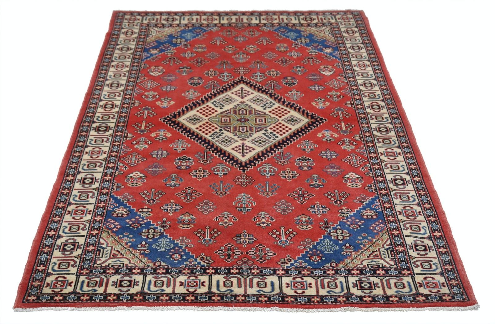 Tapis tribal noué à la main 127 x 183 cm. Tapis d'accent rouge à motif médaillon photo Textiles
