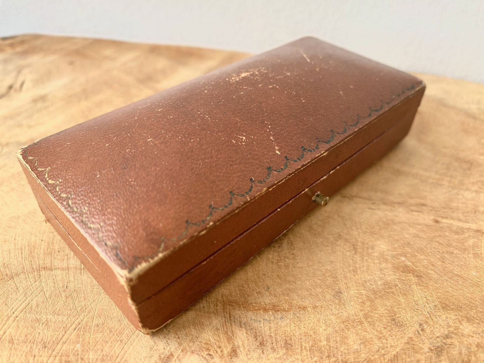 Antique Leather Jewelry Box: English Watch Or Bracelet Box photo Home Decor