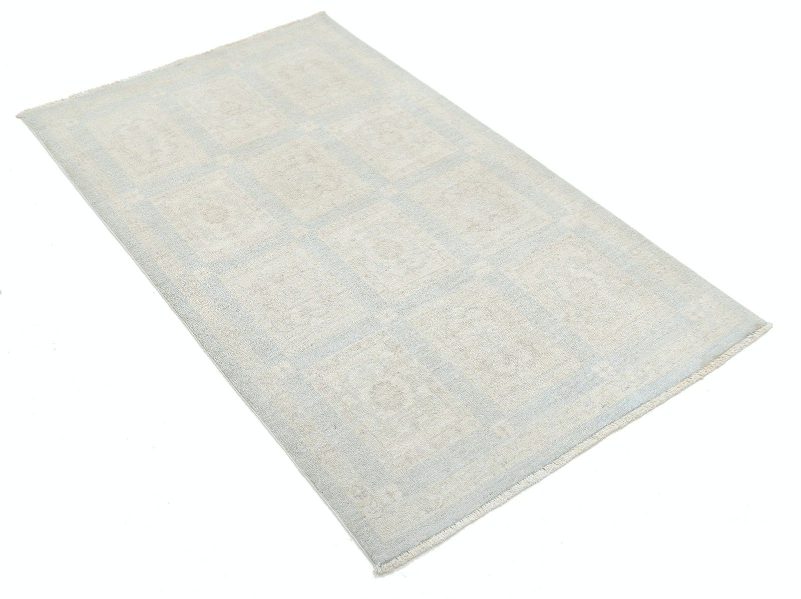 Tapis d'accent traditionnel noué à la main, 3 x 5,2 pi. Tapis en laine à motifs floraux dans des tons doux photo furniture