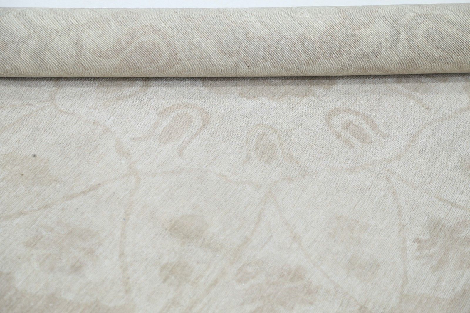 Tapis de laine beige noué à la main, 8'9" x 11'3". Tapis traditionnel à motifs floraux photo 5862.0