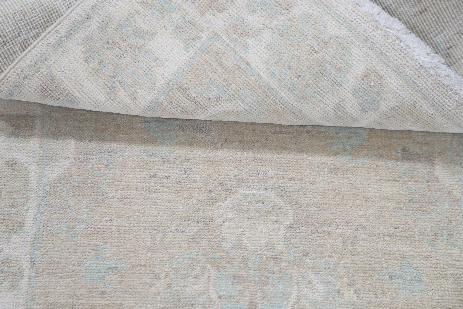 Tapis d'appoint traditionnel beige à motifs floraux, 2 x 3,2 pi. Petit tapis noué à la main. 100 % laine photo Textiles
