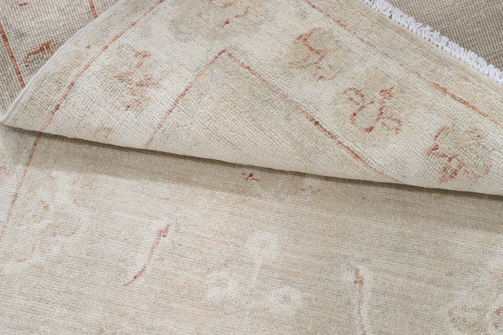 Tapis Oushak traditionnel beige, 0,79 x 1,25 m, noué à la main photo Textiles