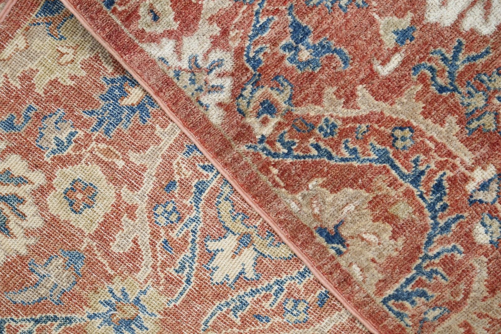 Tapis en laine noué à la main, rouge, bleu marine et beige, motif floral - 2 x 2,9 m photo 3135.0
