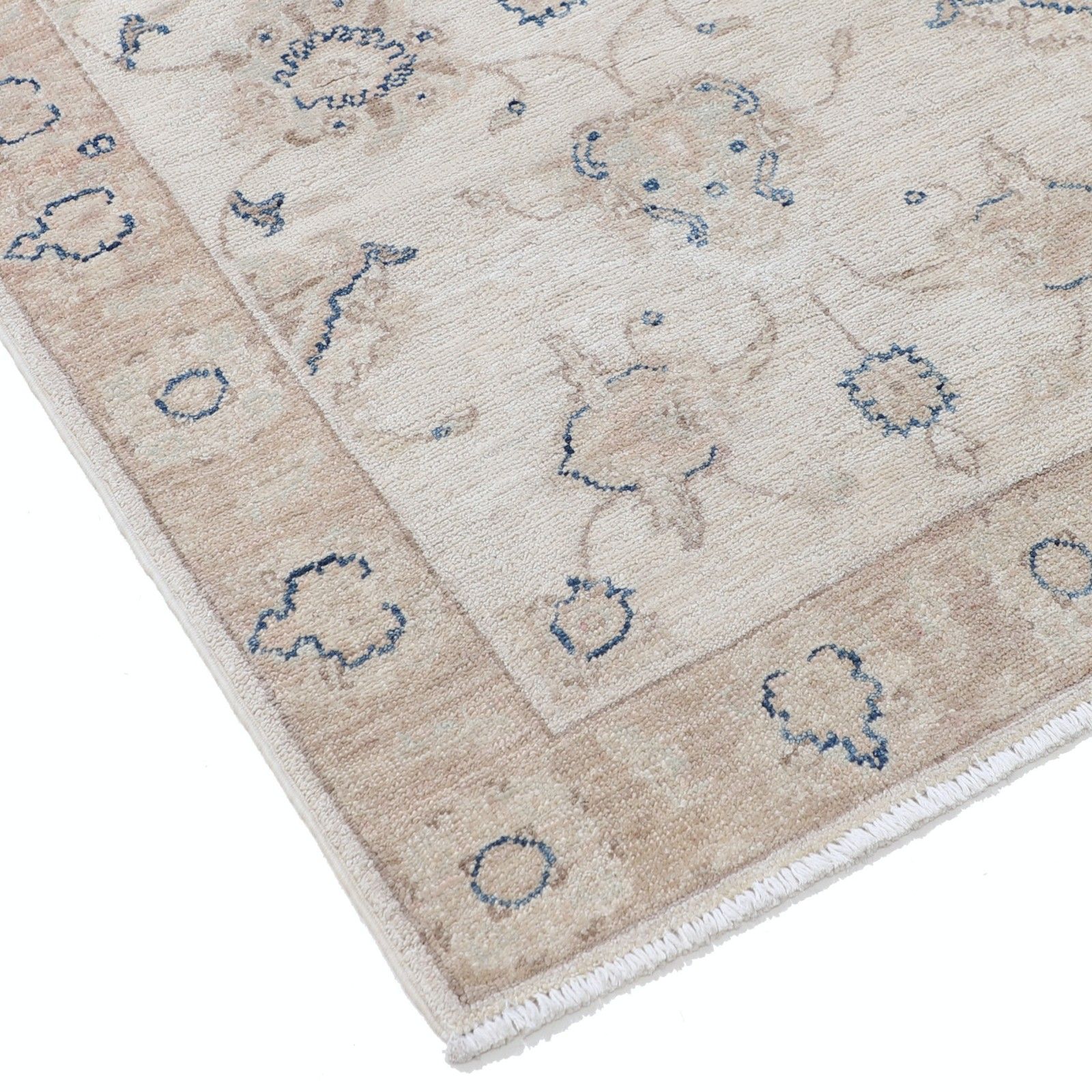 2,5x3,7 ft handgeknoopt beige Oushak vloerkleed met doorlopend bloemmotief. 100% wol photo vinterior