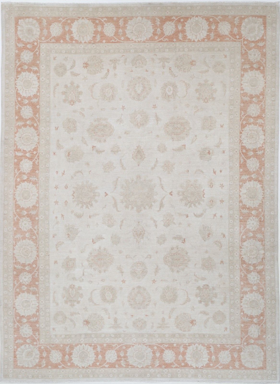 Tapis à motifs floraux noué à la main, 3 x 4,17 m. Tapis traditionnel rouge et beige