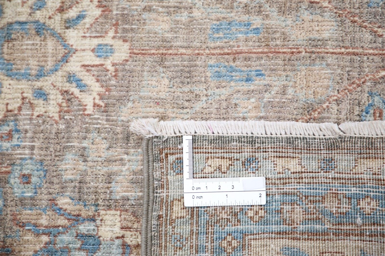 Tapis noué à la main ivoire, bleu clair et gris, 120 x 183 cm. Petit tapis à motifs floraux ornementaux photo buy