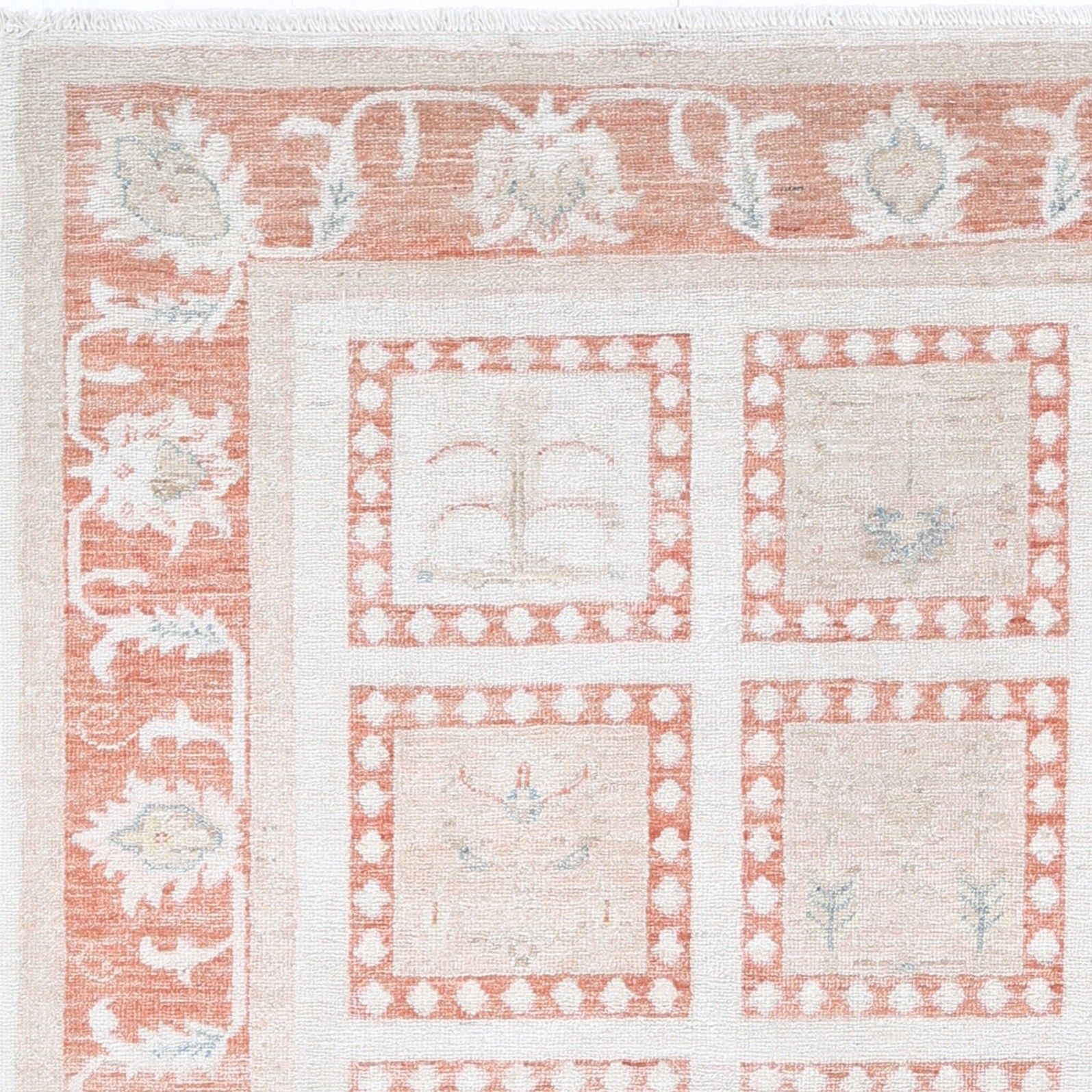 Tapis noué main ivoire, pêche et bleu clair à motif floral géométrique, 120 x 166 cm photo vinterior