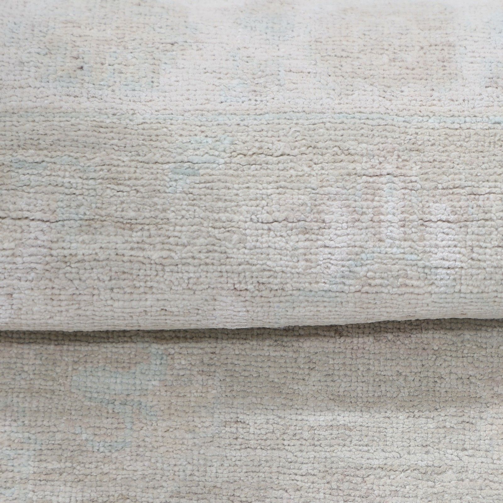 2x3,6 ft beige handgeknoopt vloerkleed met allover bloemmotief. 100% wol photo buy