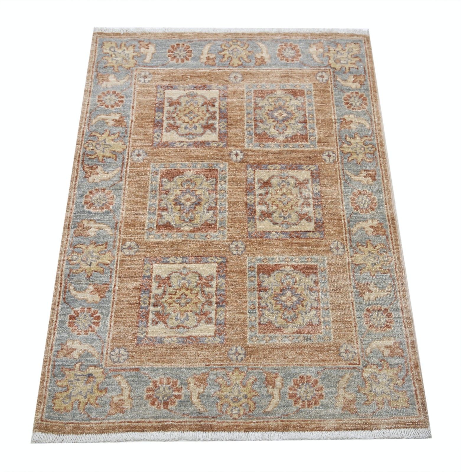 Handgeknoopt Turks wollen vloerkleed in rood, beige, lichtblauw en ivoor - 67 x 100 cm (2,2 x 3,3 ft) photo Textiel