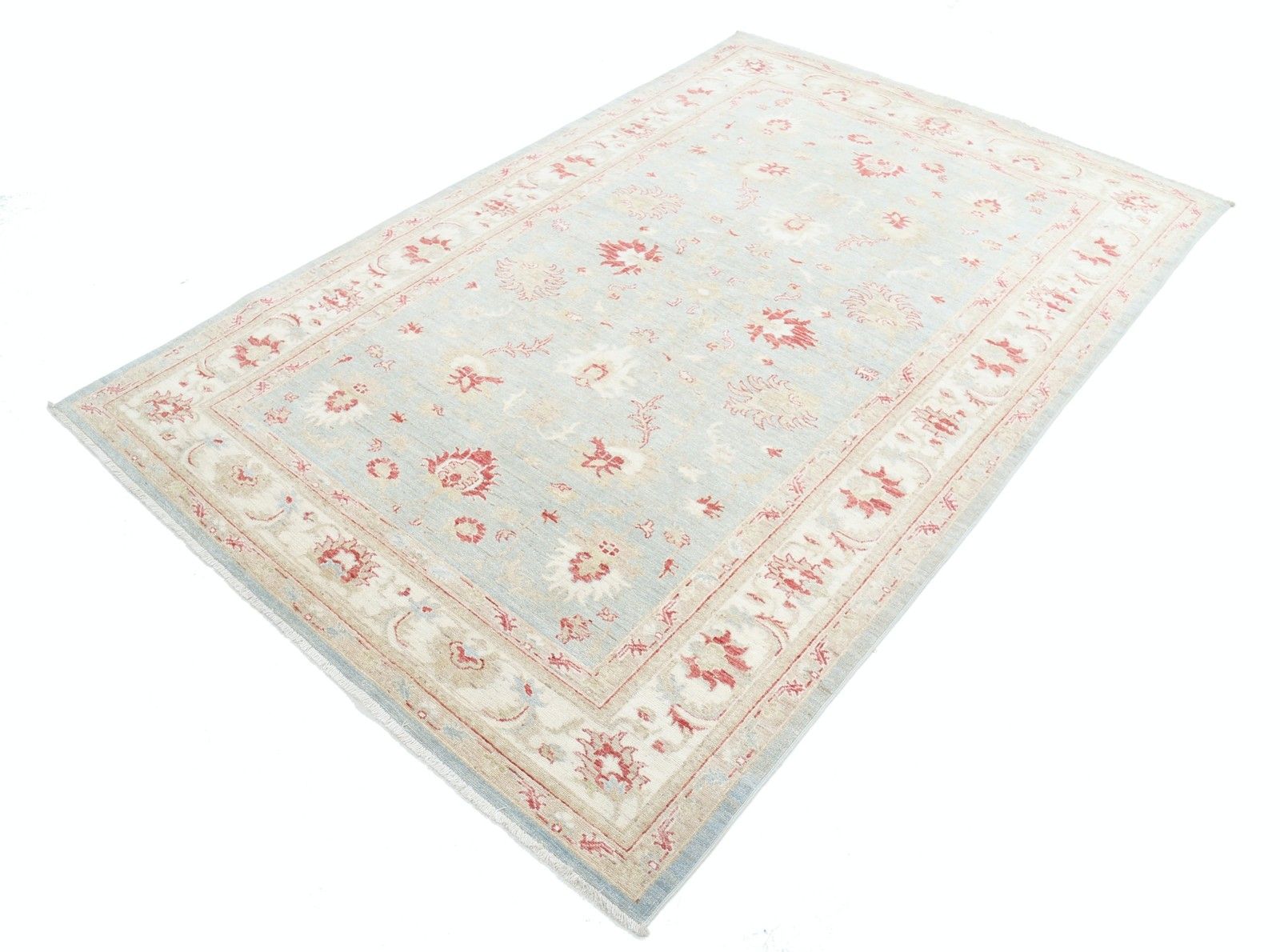 Tapis en laine noué à la main, bleu clair et beige, à motifs floraux, 1,61 x 2,42 m photo for sale