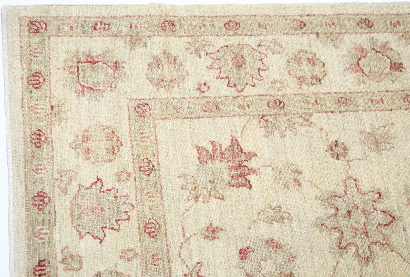 5x7 ft Handgeknoopt Oushak Vloerkleed. Beige Turks Tapijt Met Allover Bloemmotief photo vinterior