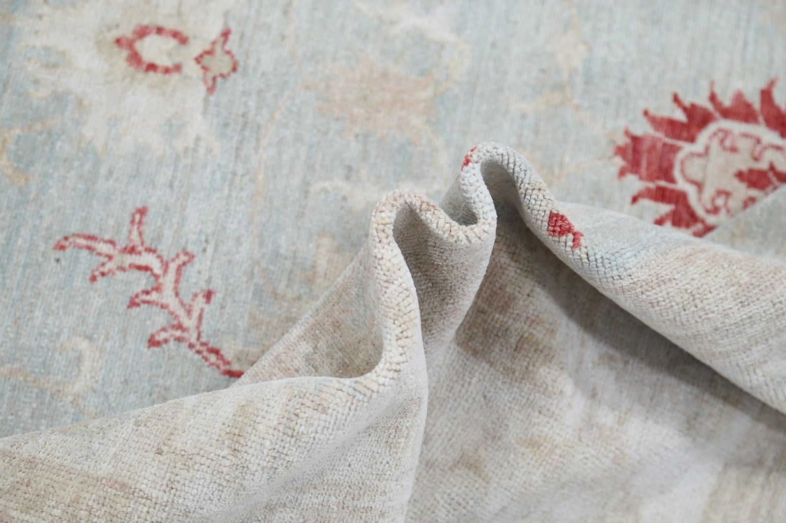 Tapis en laine fait main bleu clair, ivoire et rouge à motif floral, 5,8 x 8,2 ft photo vinterior