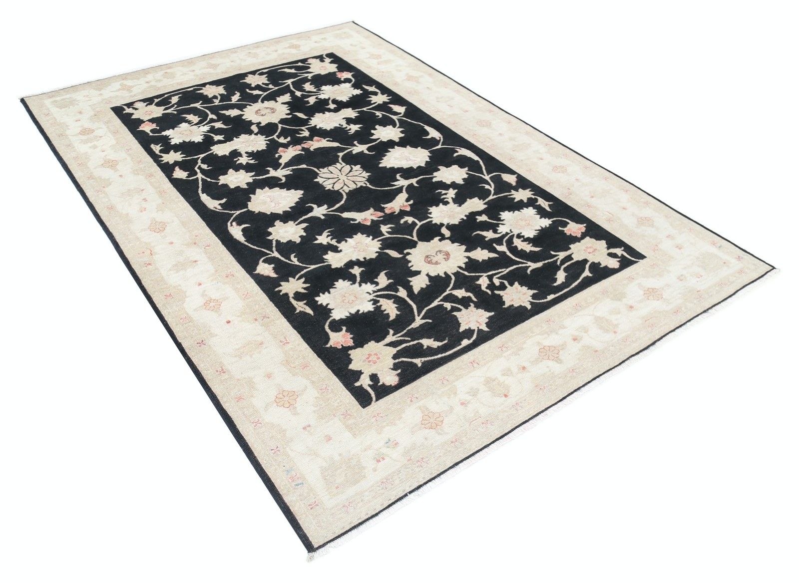 Handgeknoopt Bloemen Vloerkleed 171 x 244 cm met Zwart Veld en Beige Rand photo furniture