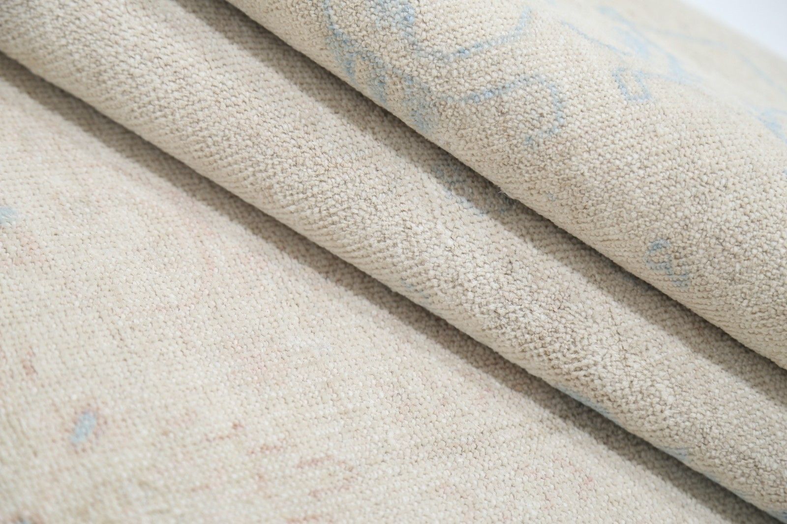 5x7 Ft Handknotted Wool Area Rug. Decorative Soft Toned Rug For Living Room photo vinterior