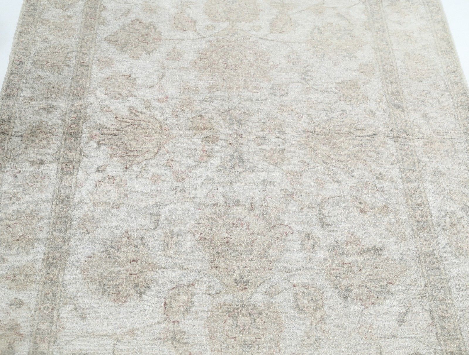 Tapis turc noué à la main à motif floral, 4 x 6 pi. Tapis d'appoint beige, neuf photo for sale