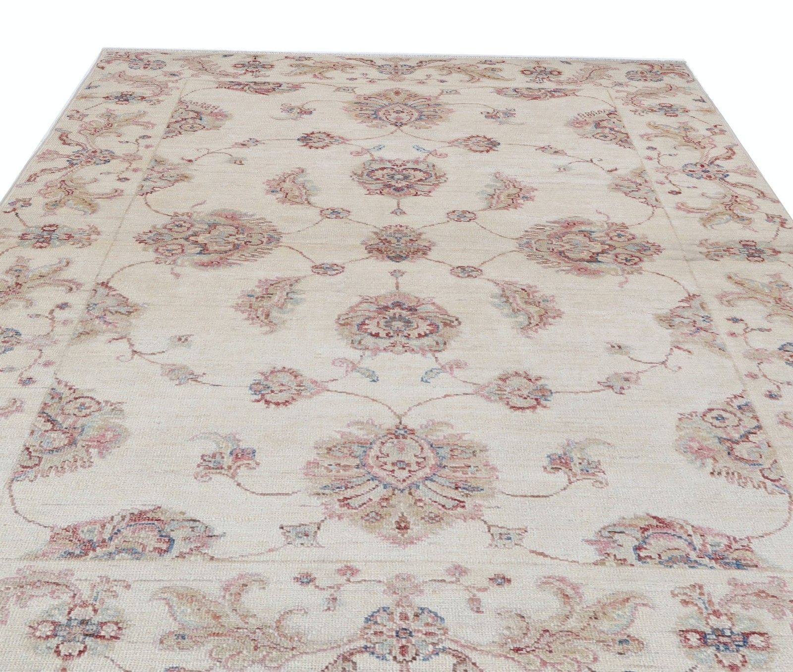 Tapis d'appoint noué à la main, beige, motif floral sur toute la surface, 120 x 180 cm. 100 % laine photo buy