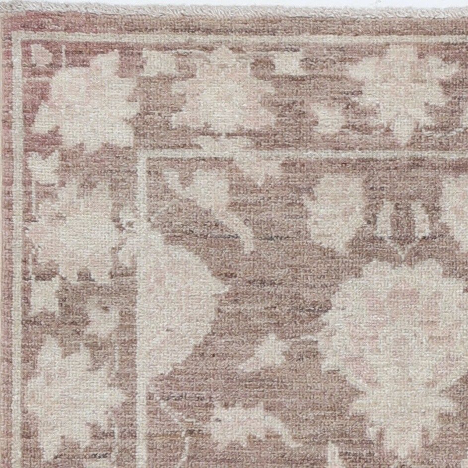 Tapis en laine noué à la main, marron et ivoire, 67 x 97 cm. Petit tapis à motif floral photo vinterior