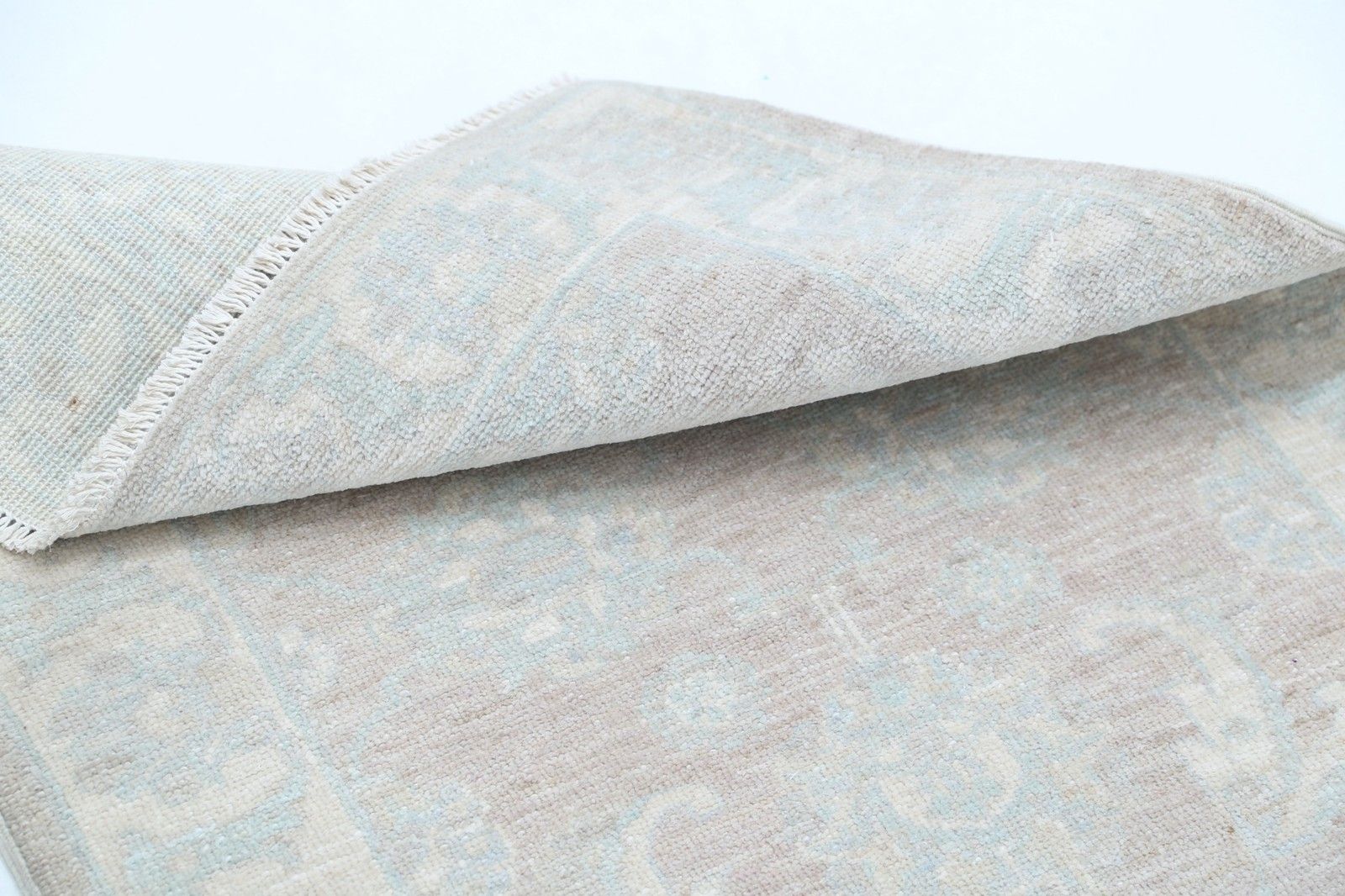 Tapis d'appoint Oushak en laine beige noué à la main, motif floral, 0,69 x 0,89 m photo vinterior