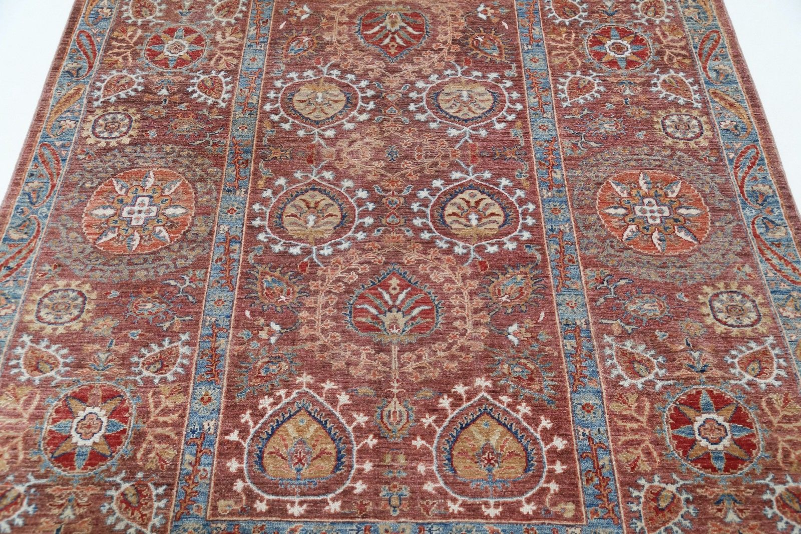 Tapis traditionnel fait main rouille, bleu clair et beige à motif floral, 1,71 x 2,32 m photo 2081.0