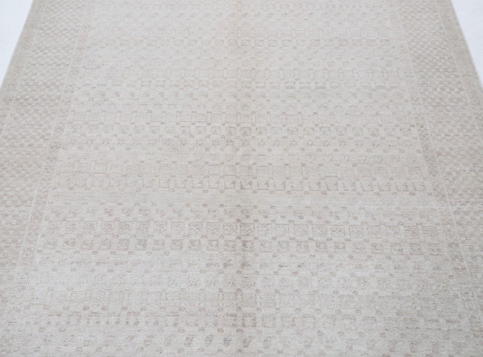 5.4x7.6 Ft Hand Knotted Beige Area Rug For Living Room Decor. 100% Wool photo for sale