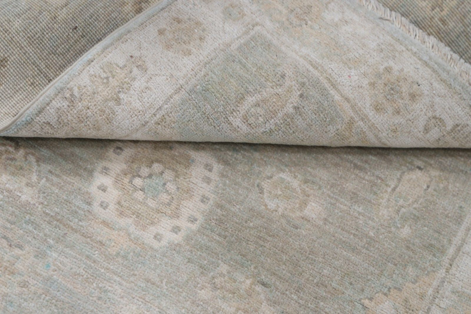 Tapis d'appoint Oushak noué à la main, beige et bleu clair, à motif floral, 0,79 x 1,27 m photo Textiles