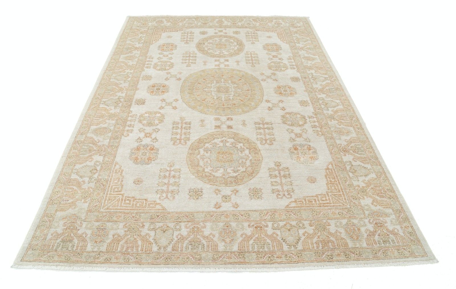 Tapis traditionnel noué à la main, beige, à médaillon géométrique, 183 x 265 cm photo Textiles