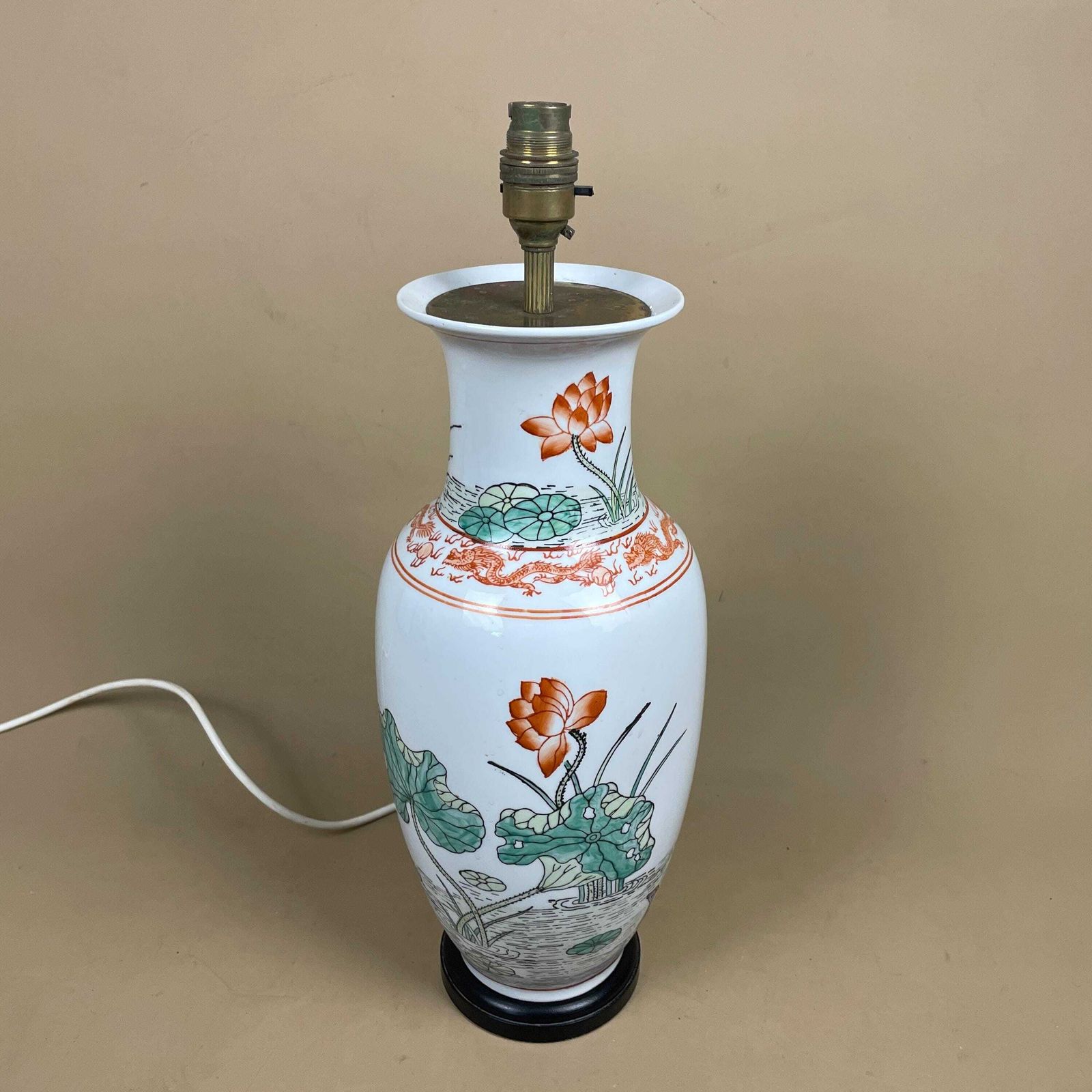 Large Oriental Ceramic Lamp Light Bedside Table Hand Painted Floral Design Pattern Wood Base Chinese Vase White Antique Brass Vintage Green