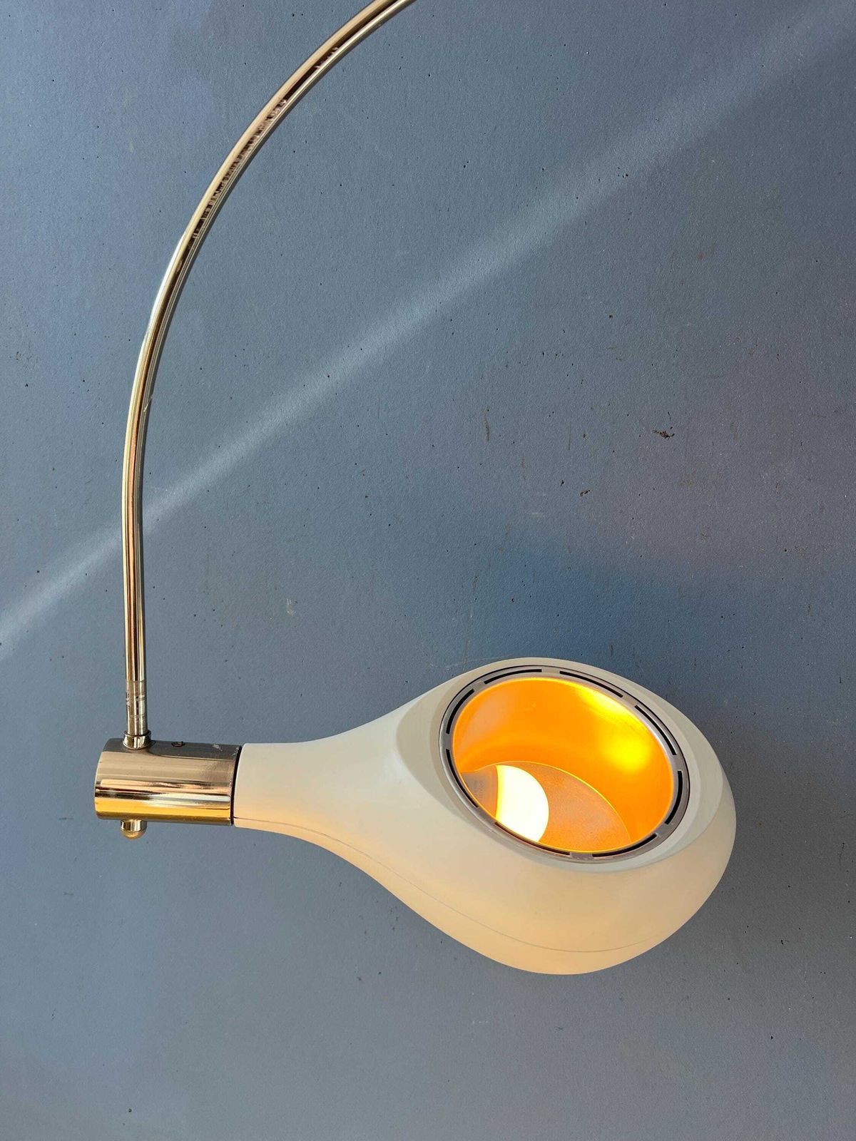 Vintage Beige Wandlamp Met Boog Van Temde Leuchten photo vintage