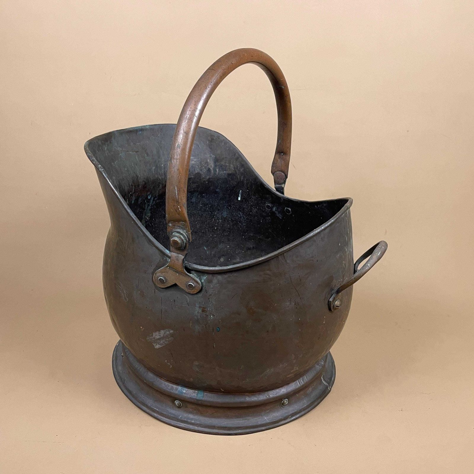 Antique Metal Coal Dark Copper Bucket Handle Fireside Fire Side Scuttle Helmet Cottage Heavy Vintage Fireplace Logs photo Home Fixtures