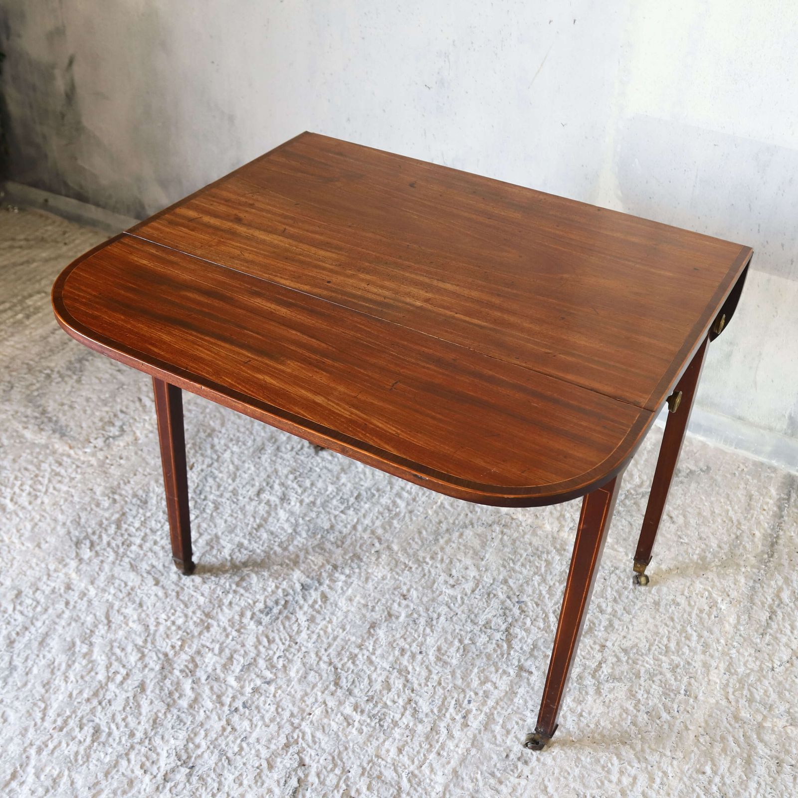 photo furniture Late 18th Century Sheraton Style Mahogany Pembroke Table   Partridge Wood Cross Banding