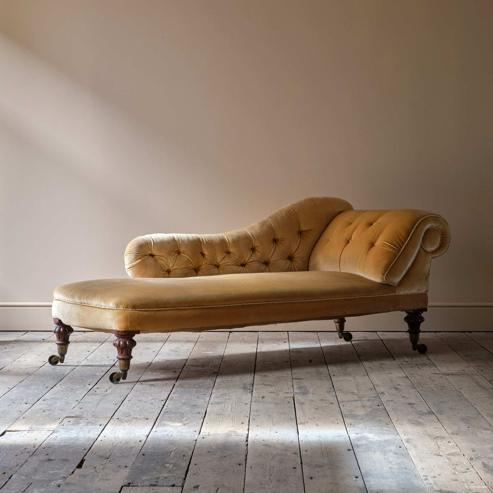Mid 19th Century Country House Chaise Longue