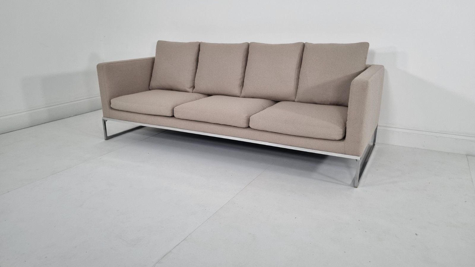 Bb Italia Tight 3 Seater Sofa In Stone Boucle In Excellent Condition photo vinterior