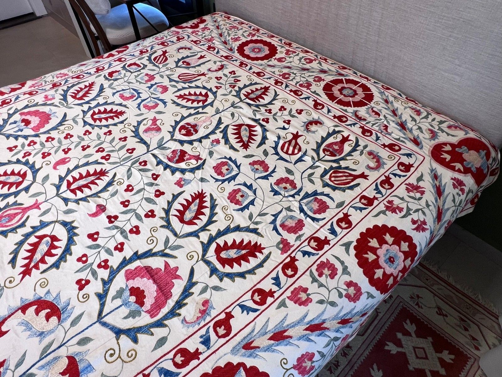 6'6"X7'9" Embroidered Silk Bed Cover. Uzbek Table Cover. Vintage Bedspread photo vintage