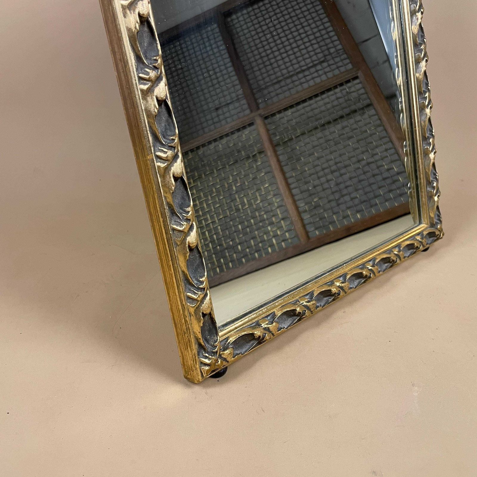 photo vintage Vintage Freestanding Mirror Gold Gilt Wood Frame Portrait Dressing Room Tabletop Ornate Gilded Bedroom Vanity Decorative Rectangle Wooden