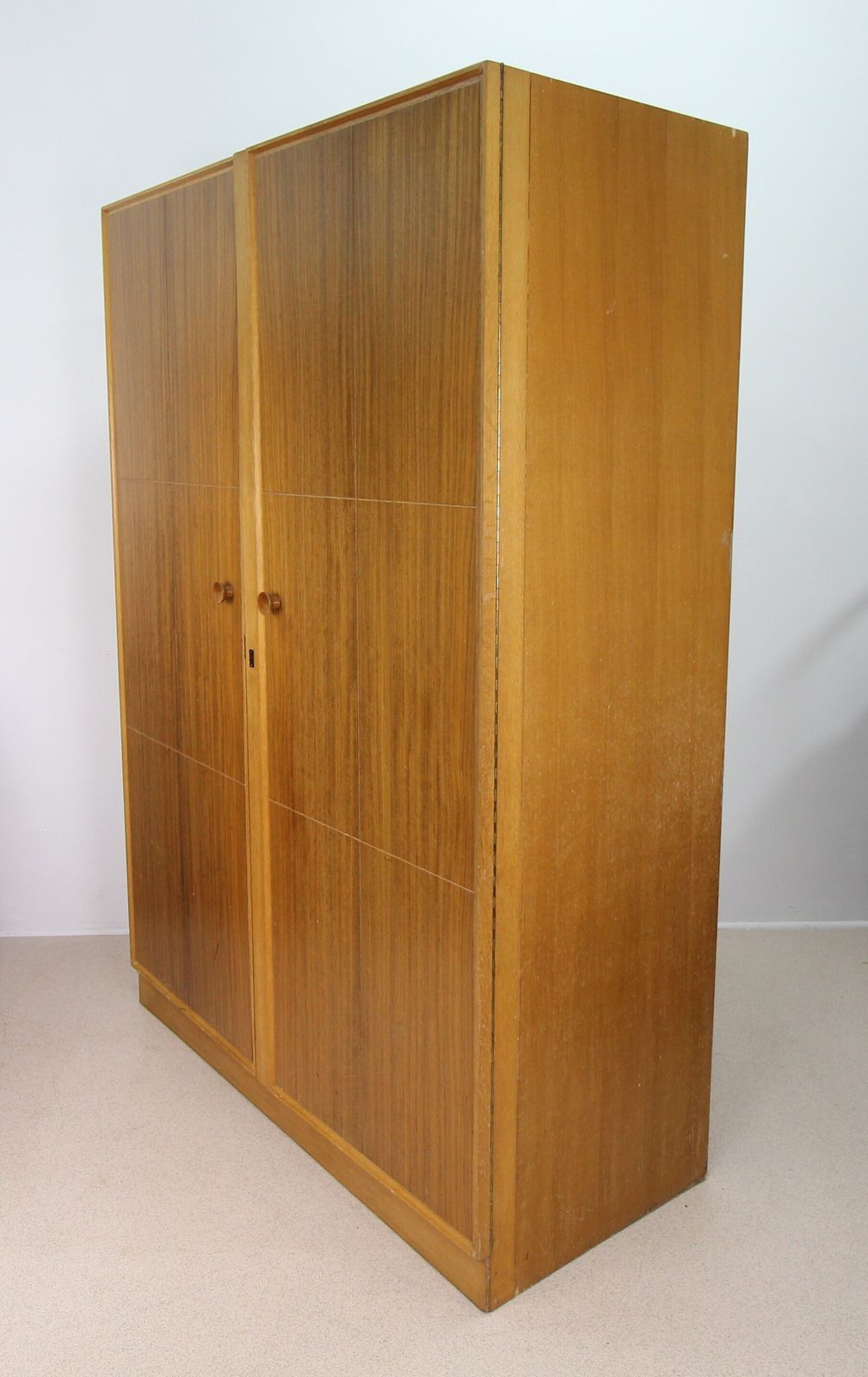 Mid Century Meredew Double Wardrobe photo vintage