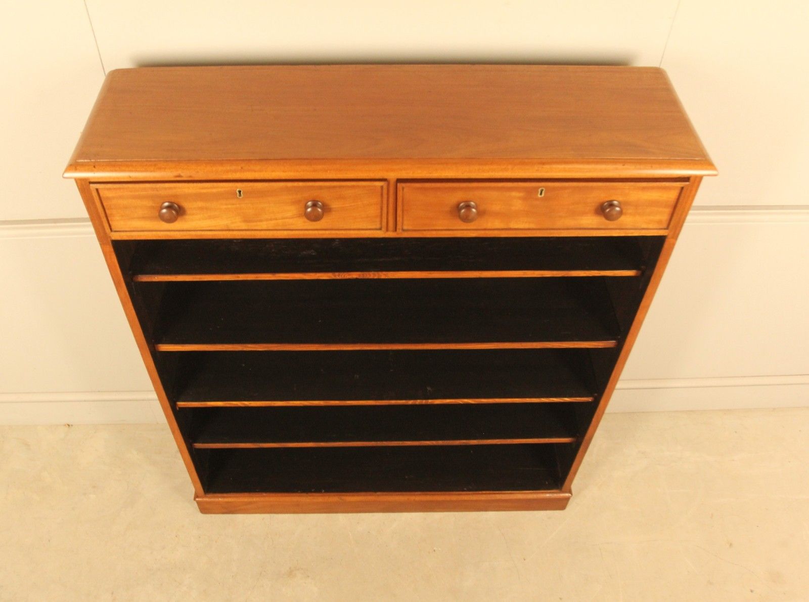 photo furniture A Handsome 19th‑Century Mahogany Tall Open Bookcase