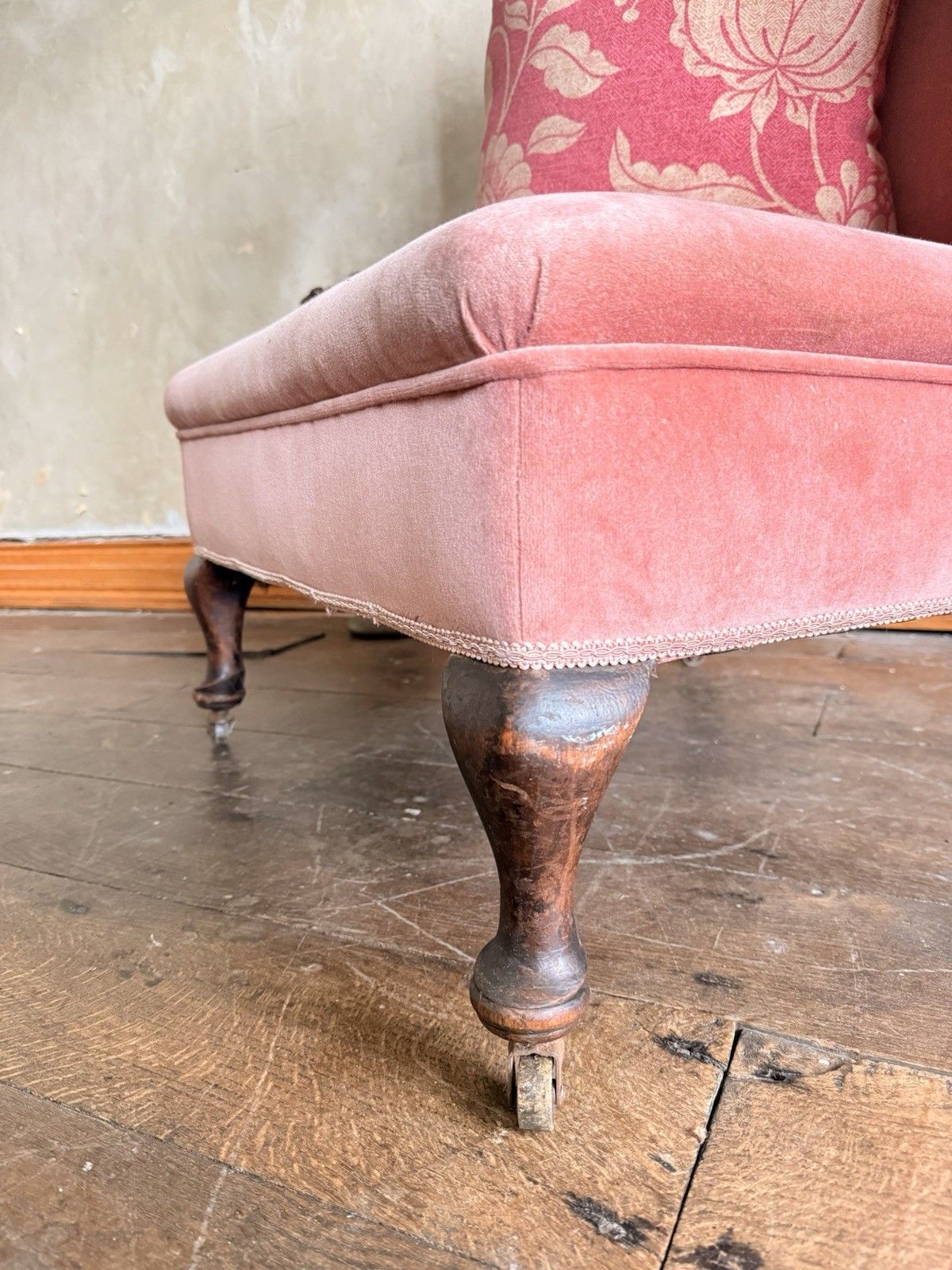 photo vintage Rare Antique Mahogany (Horse Hair) Lady's Small Rose Pink High Wingback Chair