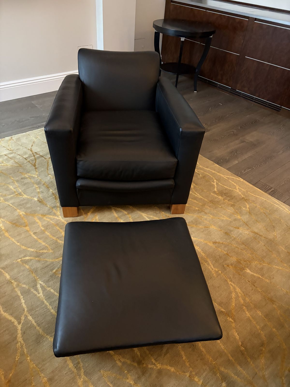 1800.0 David Linley Armchair Chair And Footstool   Black Leather And Wanut photo