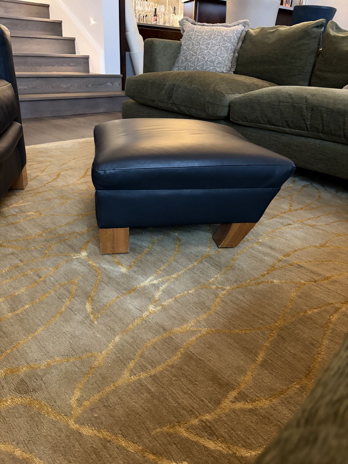 photo vinterior David Linley Armchair Chair And Footstool   Black Leather And Wanut