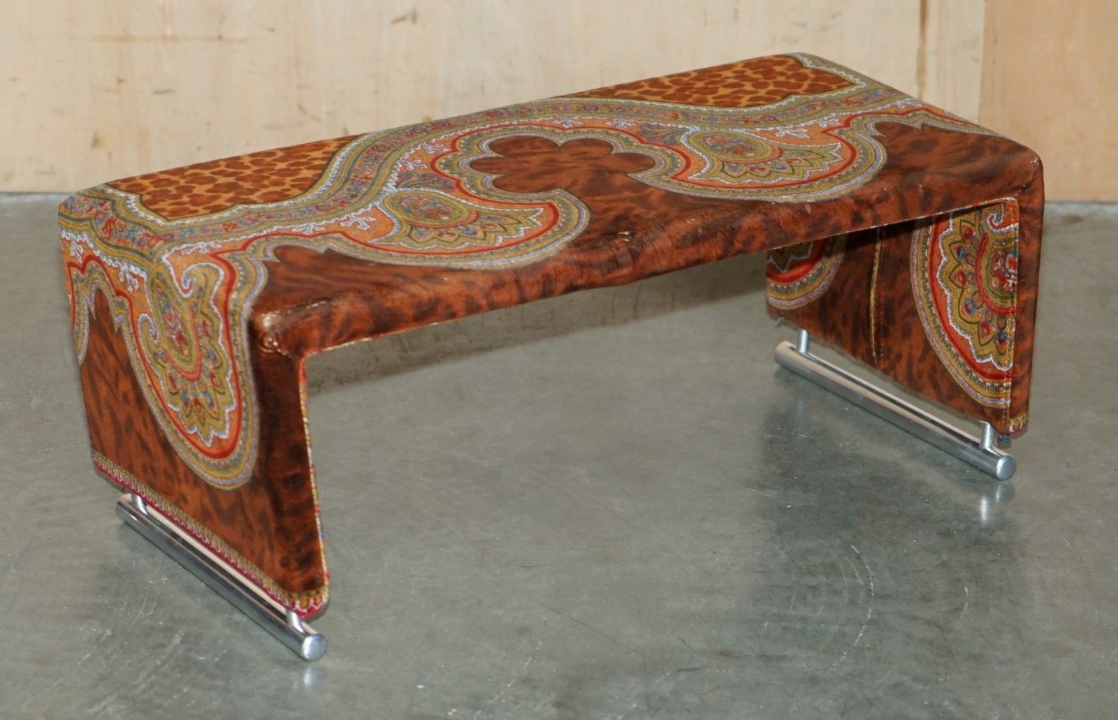 Pair Of Rrp £6,000 Versace Italy 2003 Ilian Rachov Designed Ottoman Footstools photo for sale