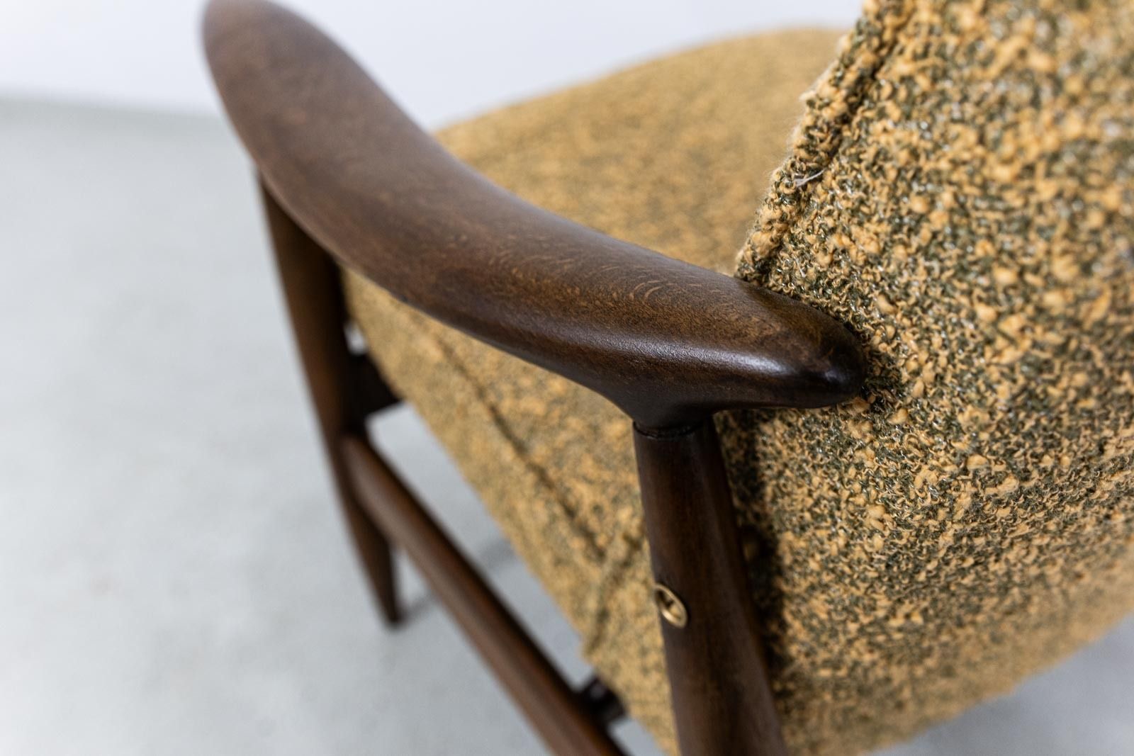 Mid Century Armchair Gfm87 By Juliusz Kędziorek, Kvadrat Boucle Poland, 1960s photo vinterior