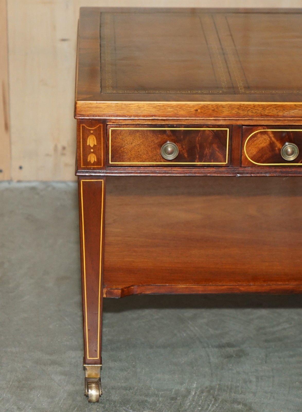 Exquisite Hand Dyed Brown Leather Sheraton Inlaid Flamed Mahogany Coffee Table photo vintage