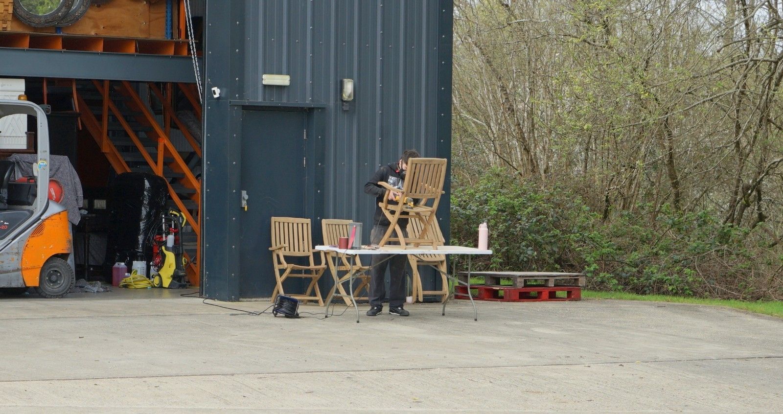 photo vinterior Pair Of Fully Restored Flamed Mahogany Pollard Oak Round Tripod Side End Tables