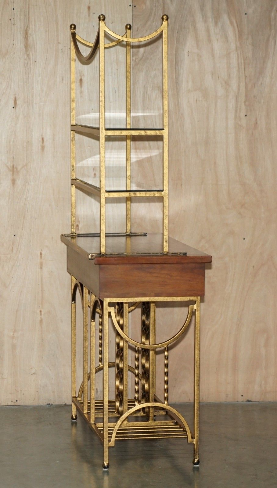 photo vintage Stunning American Mid Century Modern Circa 1960's Mahogany & Brass Dry Bar
