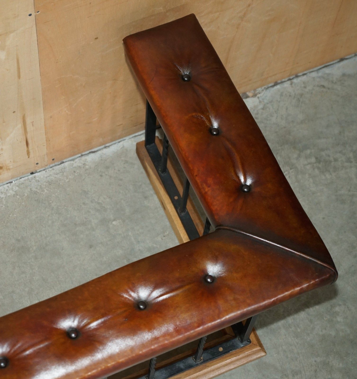 4450.0 Huge Museum Quality Victorian Whiskey Brown Leather Chesterfield Club Fender photo