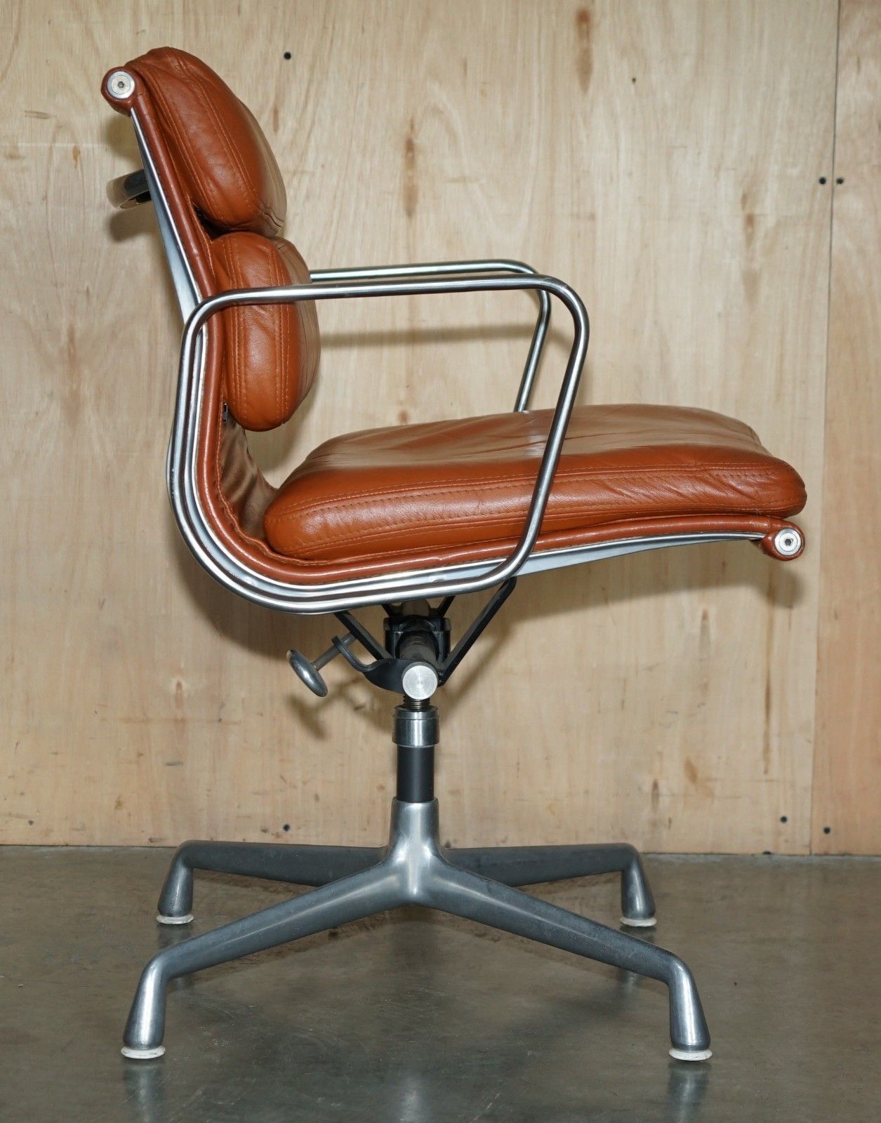 photo vintage 1 Of 4 Herman Miller 1977 Stamped Chanel Soft Pad Cognac Leather Captains Chair