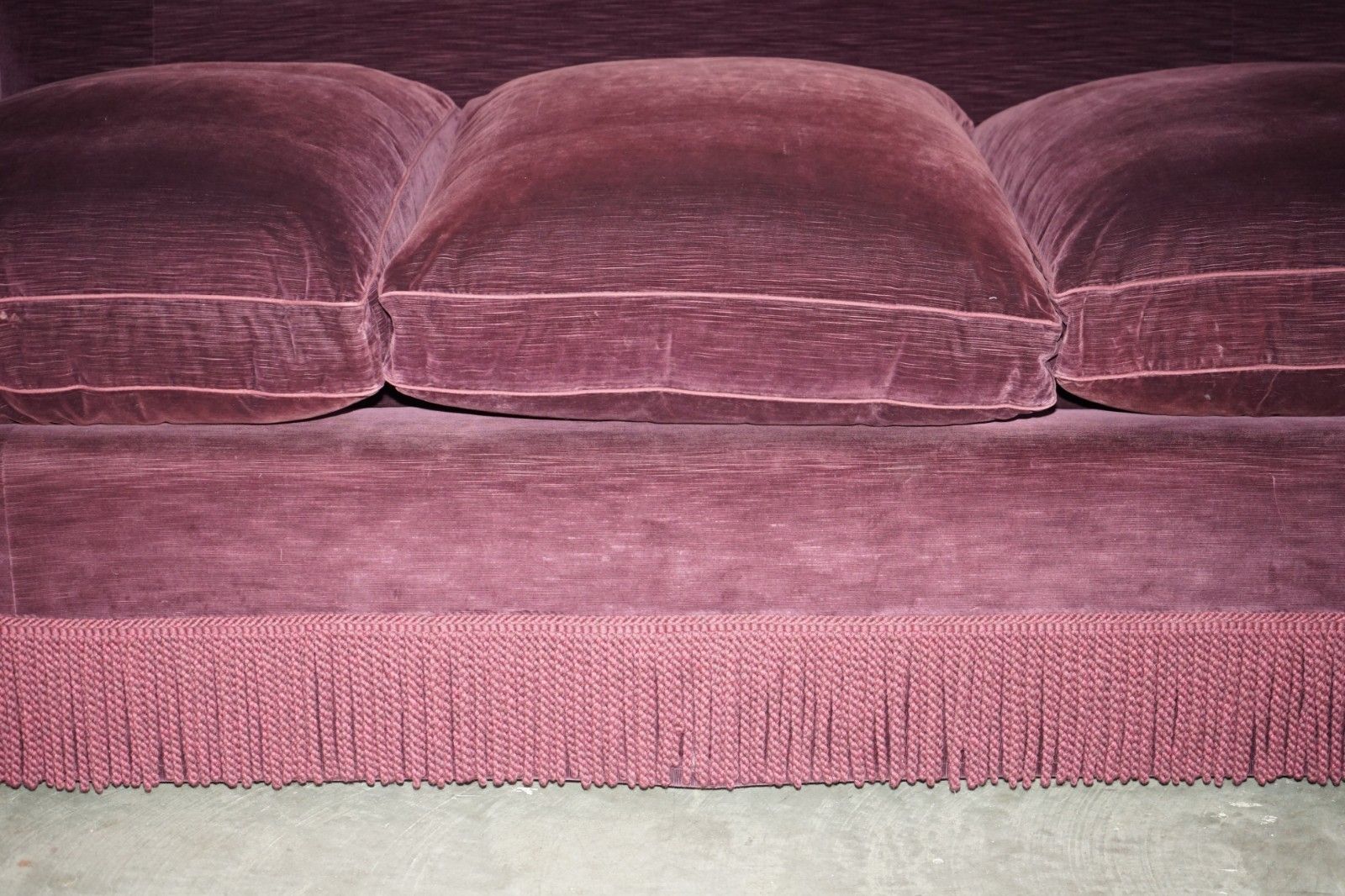 Massive Howard & Son's Wimbourne Three Seat Cushion Arm Sofa 257x122cm photo 11950.0