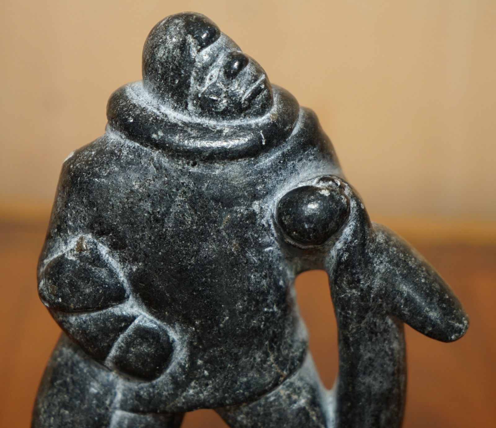 Fine Joanassie Smith Signed Serial Numbered Inuit Eskimo Hunter Soapstone Statue photo 1395.0